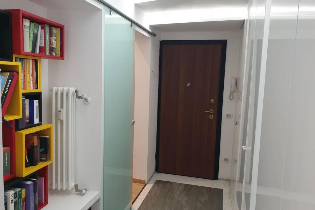 Your Lovely Home, Porta Venezia-1 Queen Bed, 3 Single Beds, 1 Sofa Bed- ミラノ エクステリア 写真
