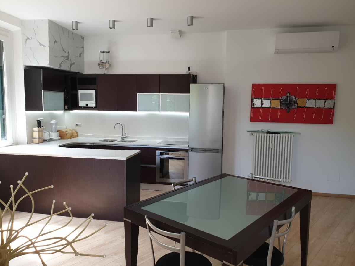 Your Lovely Home, Porta Venezia-1 Queen Bed, 3 Single Beds, 1 Sofa Bed- ミラノ エクステリア 写真
